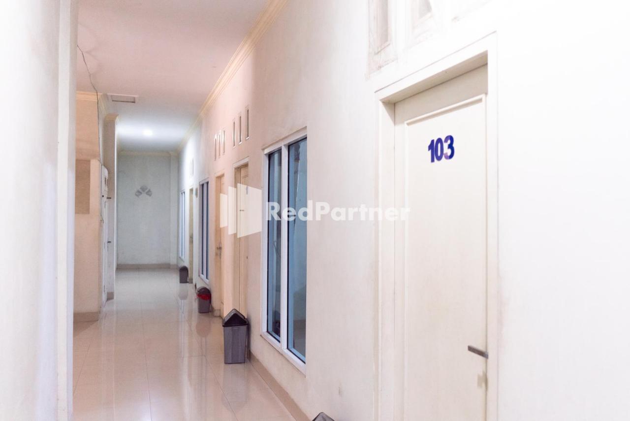 Wisma Aini Syariah RedPartner Bandar Lampung Luaran gambar