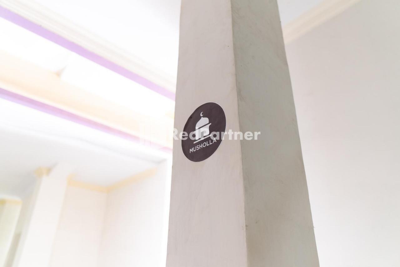 Wisma Aini Syariah RedPartner Bandar Lampung Luaran gambar